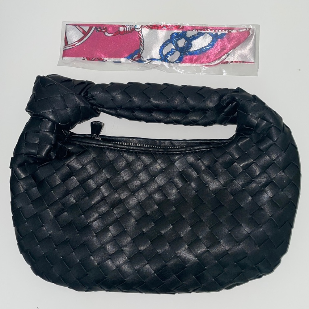 Knotted woven bag
